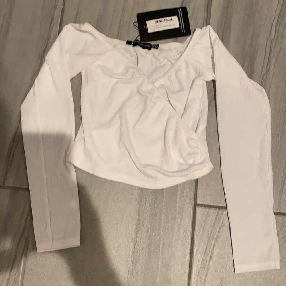 Pretty Little Things WHT ribbed L. sleeve crop NWT